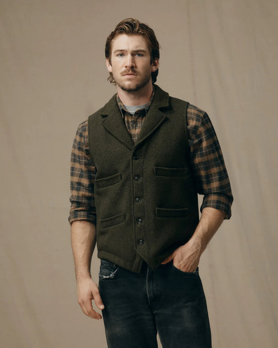 Filson Mackinaw Wool Western Vest 20272328 - Heritage Outerwear for Modern Adventures